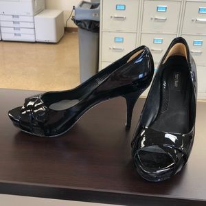 White House/ Black Market style name Nice